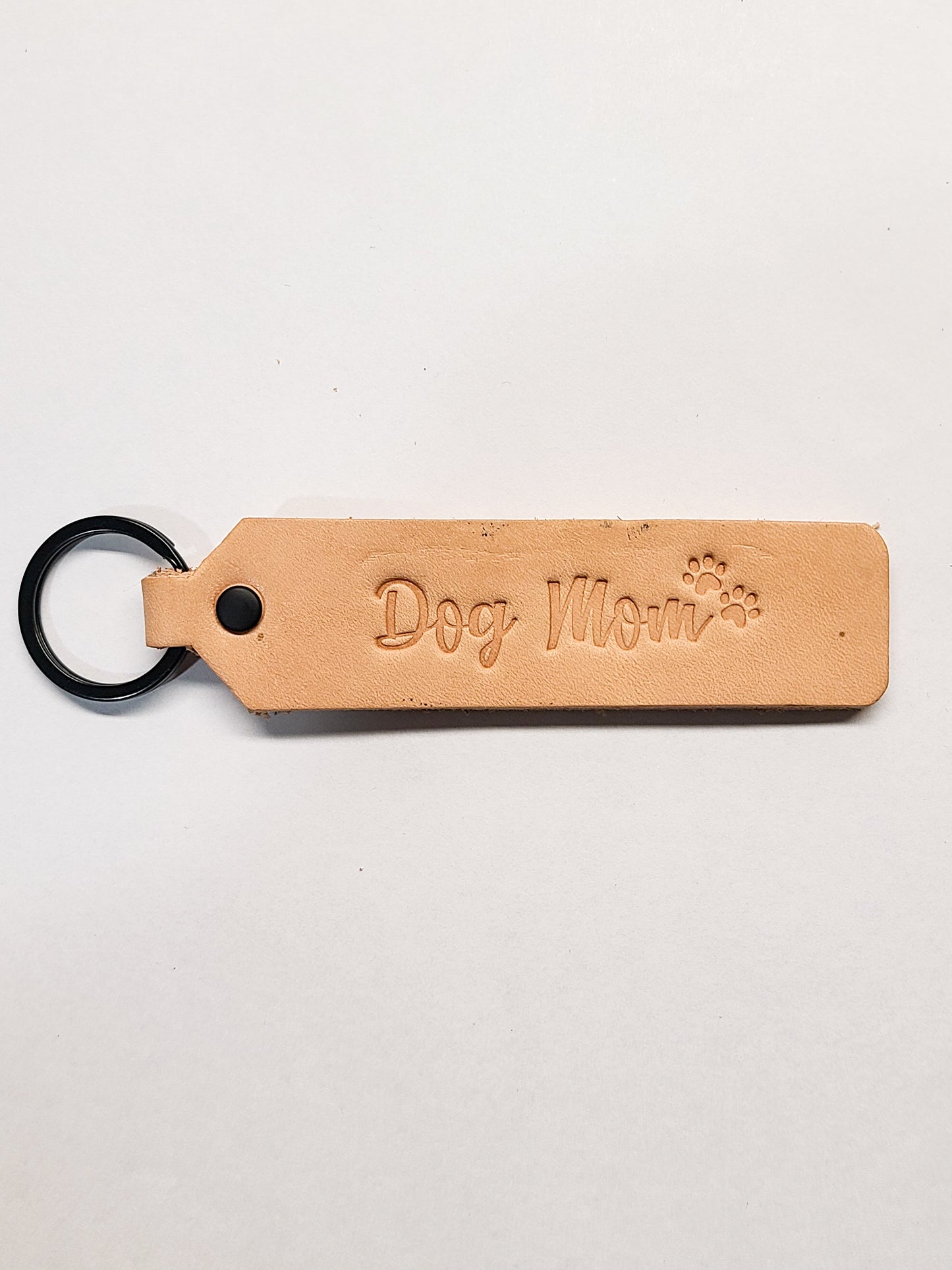 "Dog Mom" Script Keychain